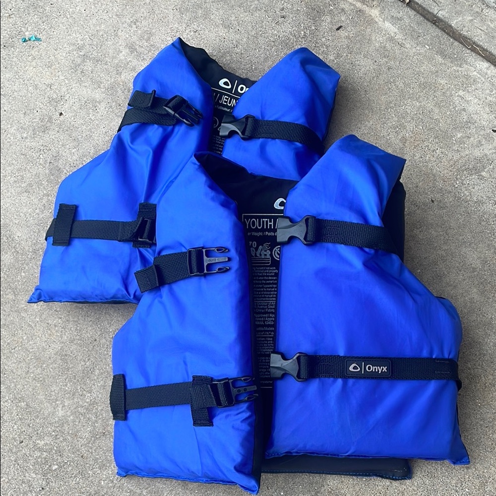 Onyx Youth Life Jackets X two